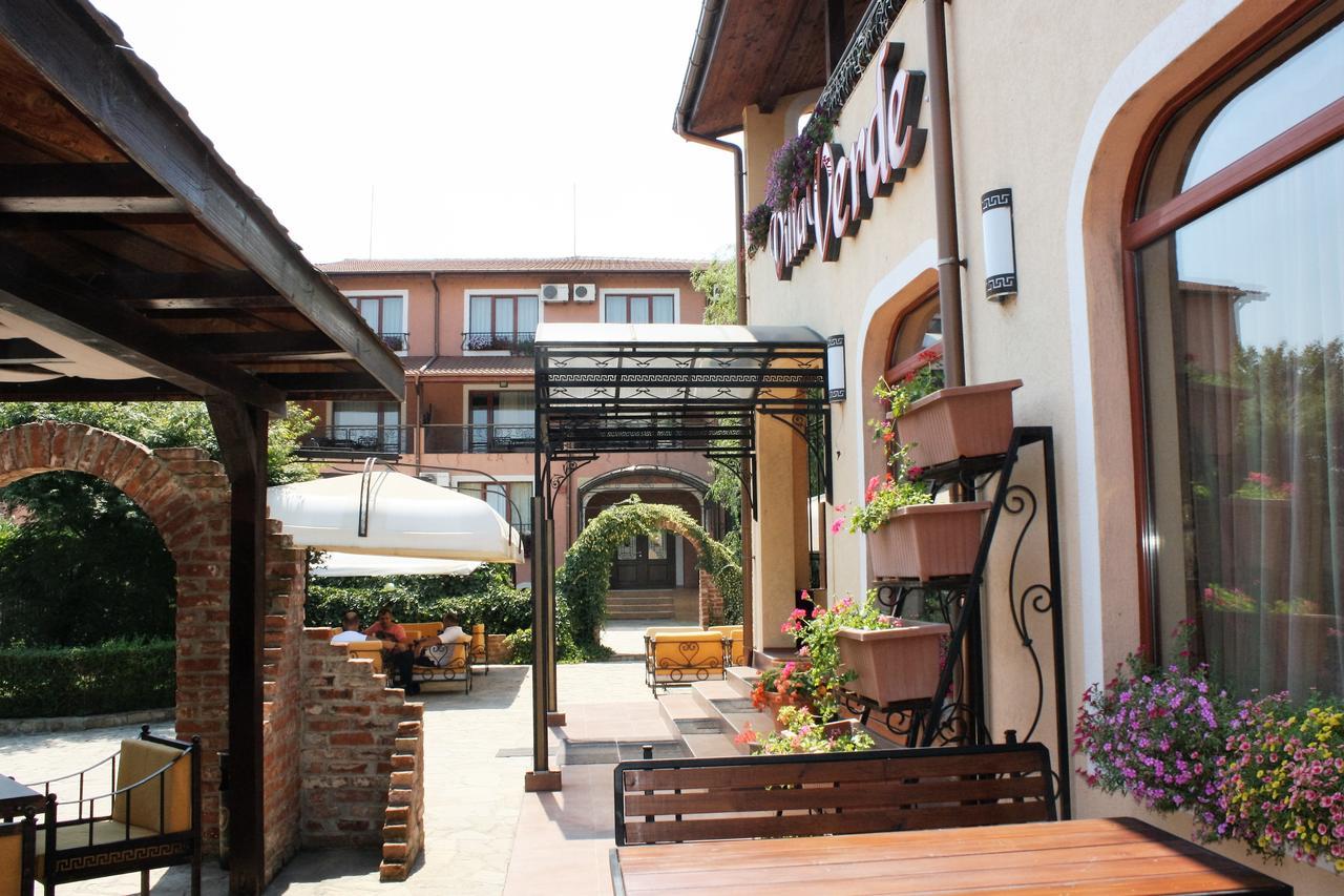 Hotel Villa Verde Gulubovo  Ngoại thất bức ảnh